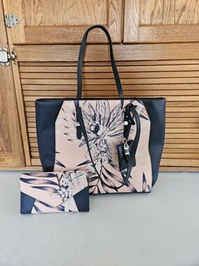 Guess Floral Print Tote and Wallet Set - Pink and Navy Floral